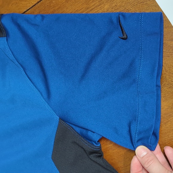 Nike Golf Polo Men's Large Blue and Black Like New - Picture 6 of 9